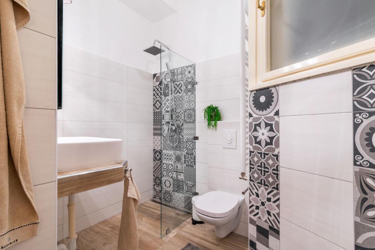 Economy Downtown Design Apartments - Free Parking - Balcony - Super Puplic Transport - Ac Budapest Eksteriør billede